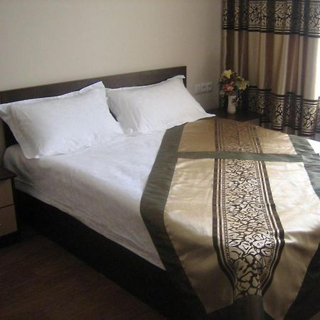 Kausar Hotel Almaty Extérieur photo