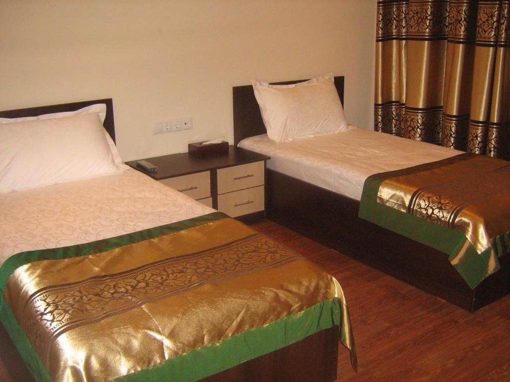 Kausar Hotel Almaty Chambre photo