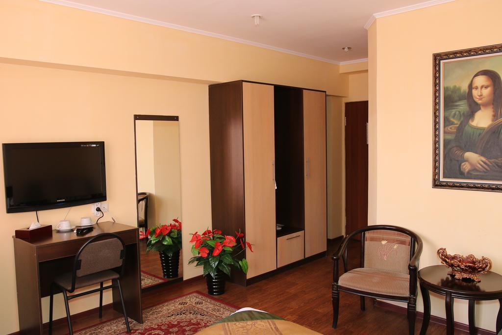 Kausar Hotel Almaty Extérieur photo