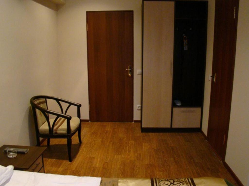 Kausar Hotel Almaty Chambre photo